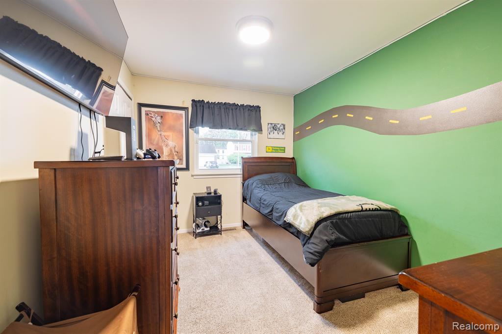 624 BEDFORD Drive, Westland, MI — Photo 18