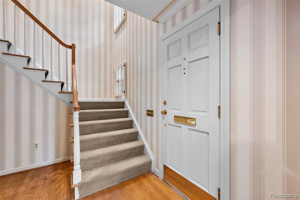 194 Charlevoix Avenue, Grosse Pointe Farms, MI 48236 — Photo 11