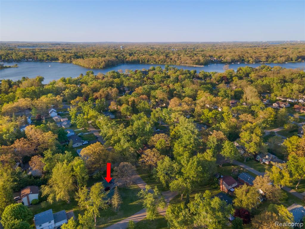 7806 Circle Boulevard, West Bloomfield, MI 48323 — Photo 45