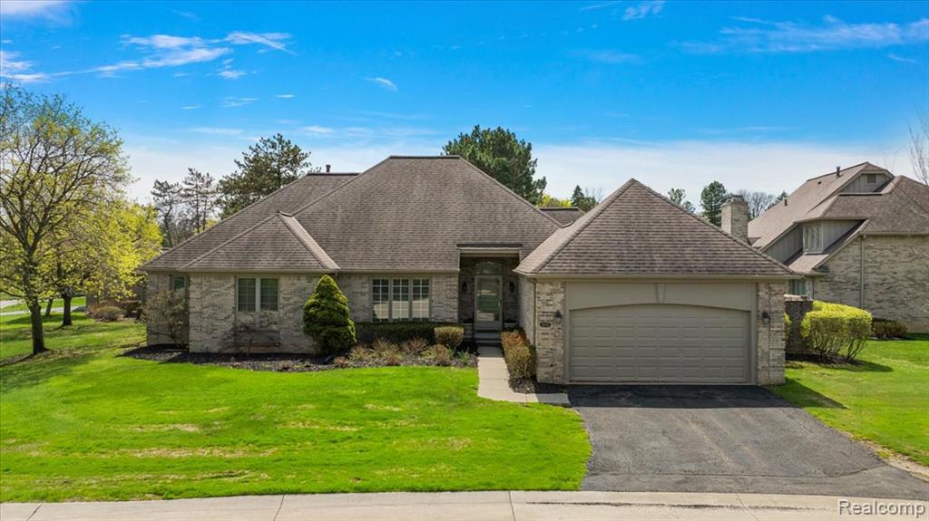22025 Orchard Way, Beverly Hills, MI 48025 — front exterior