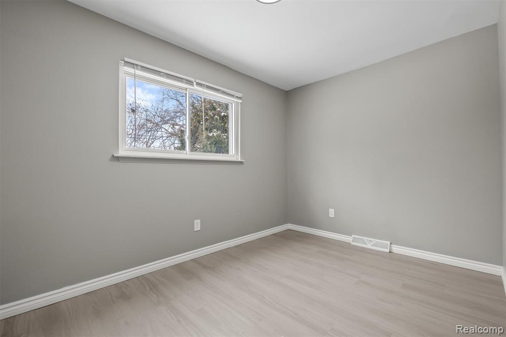 6415 Plainview Avenue, Detroit, MI 48228 — Photo 28