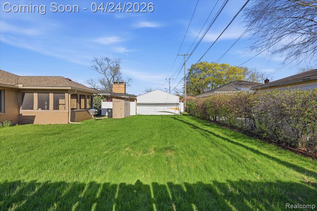 13111 Northfield Boulevard, Oak Park, MI 48237 — Photo 32