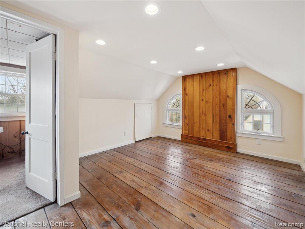 422 HENDRIE Boulevard, Royal Oak, MI 48067 — Photo 33