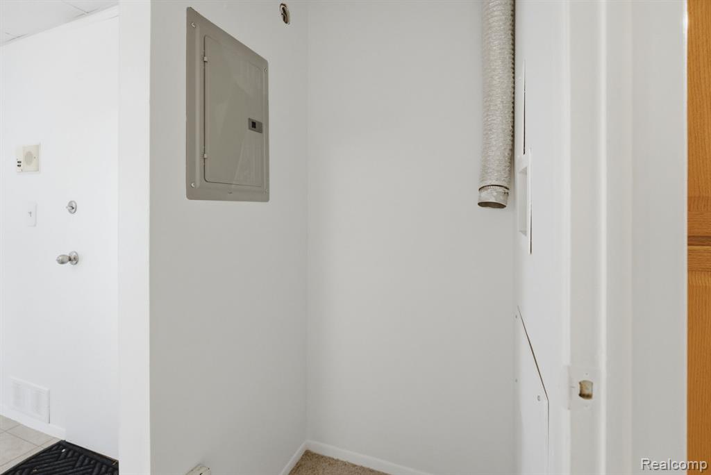924 Chestnut Hill Drive, F, Auburn Hills, MI 48326 — Photo 10