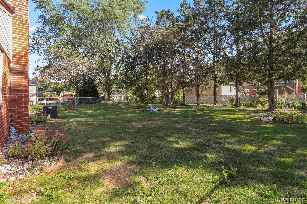 740 Sheffield Drive, Madison Heights, MI 48071 — Photo 26