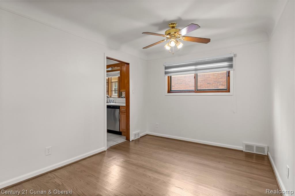 7480 COLONIAL Street, Dearborn Heights, MI 48127 — Photo 12