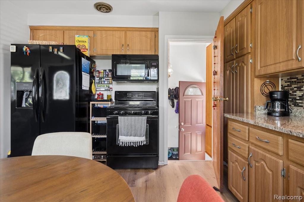 24315 Currier Street, Dearborn Heights, MI 48125 — Photo 21