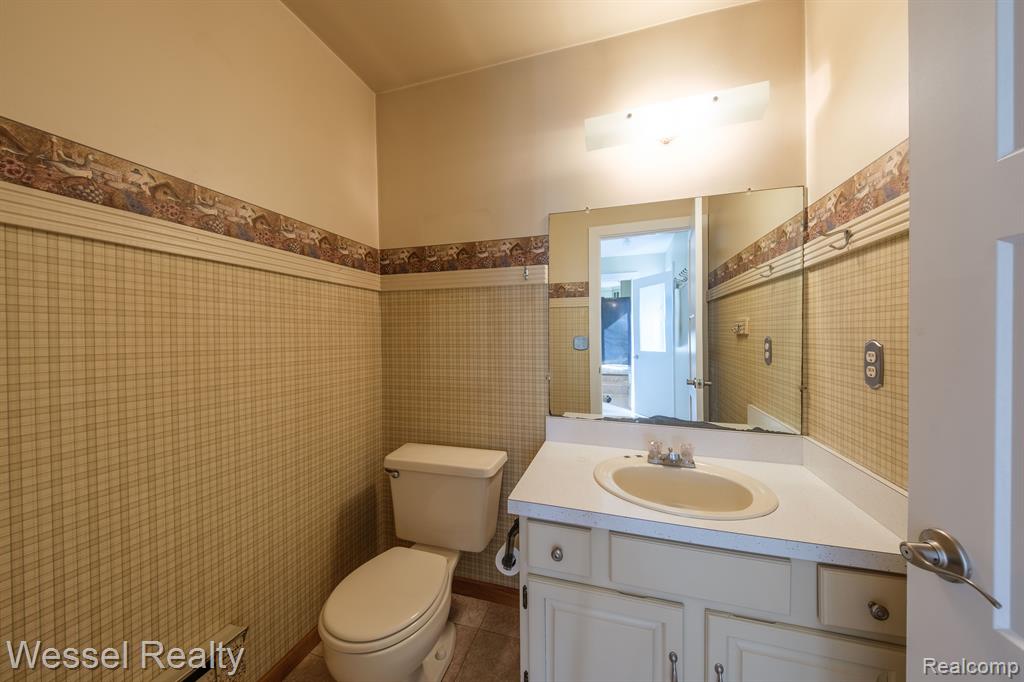 557 Green Cove Drive, Holly, MI 48442 — Photo 29