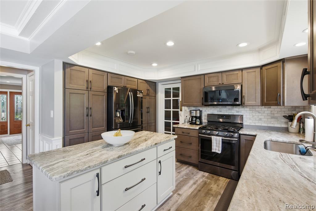 46884 Ben Franklin Drive, Utica, MI 48315 — Photo 45