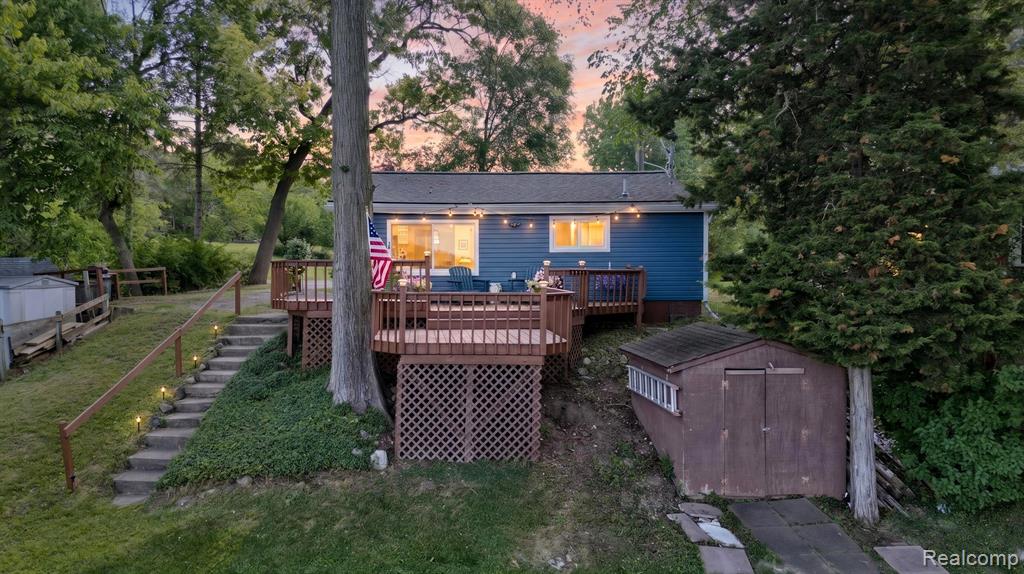 1717 Triangle Lake Road, Howell, MI 48843 — front exterior