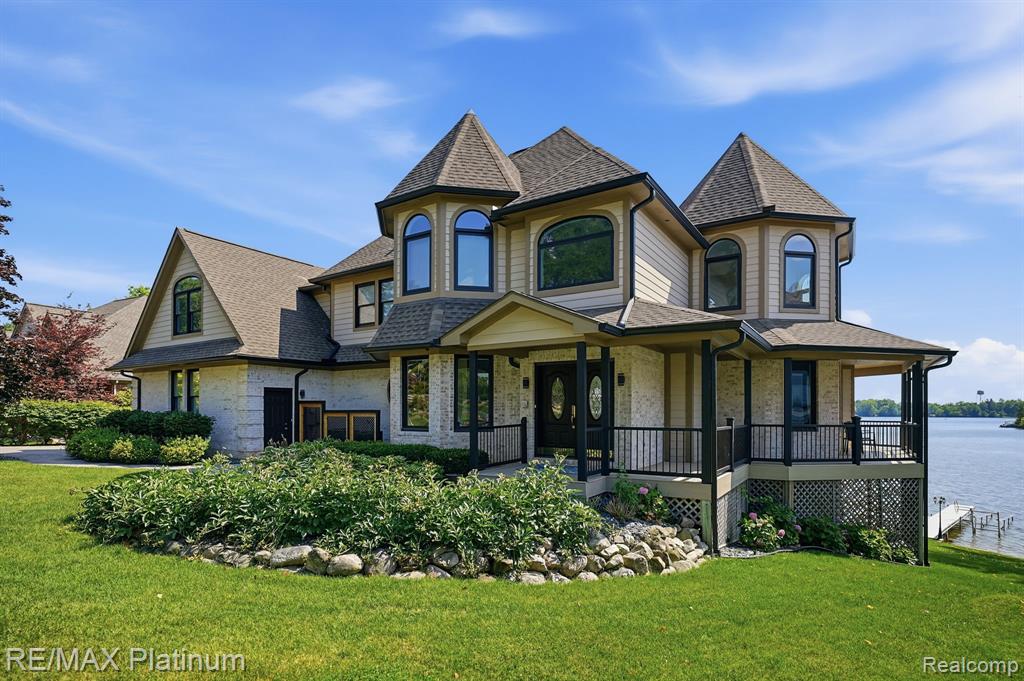 997 Thompson Shore Drive, Howell, MI 48843 — Photo 3