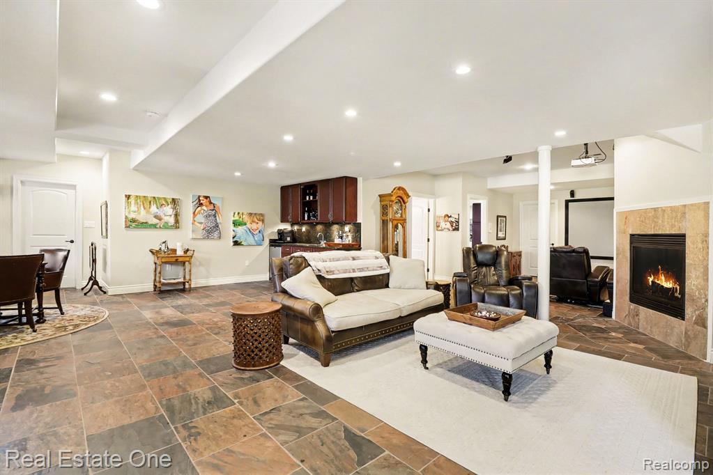 960 Hill Hollow Lane, Milford, MI 48381 — Photo 34