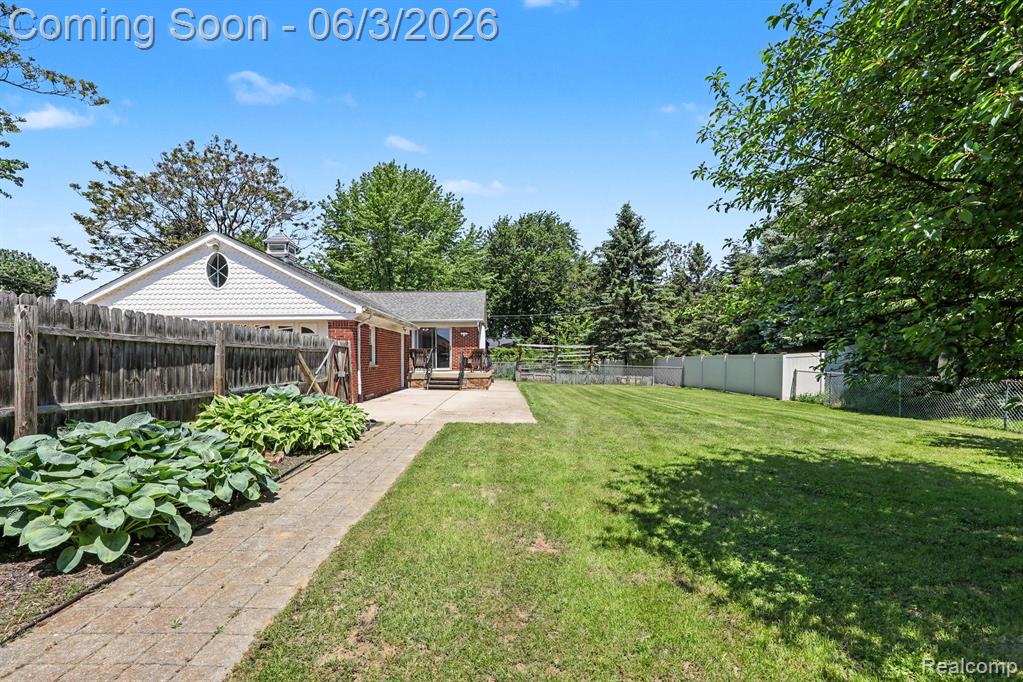 46430 Schoenherr Road, Utica, MI 48315 — Photo 7