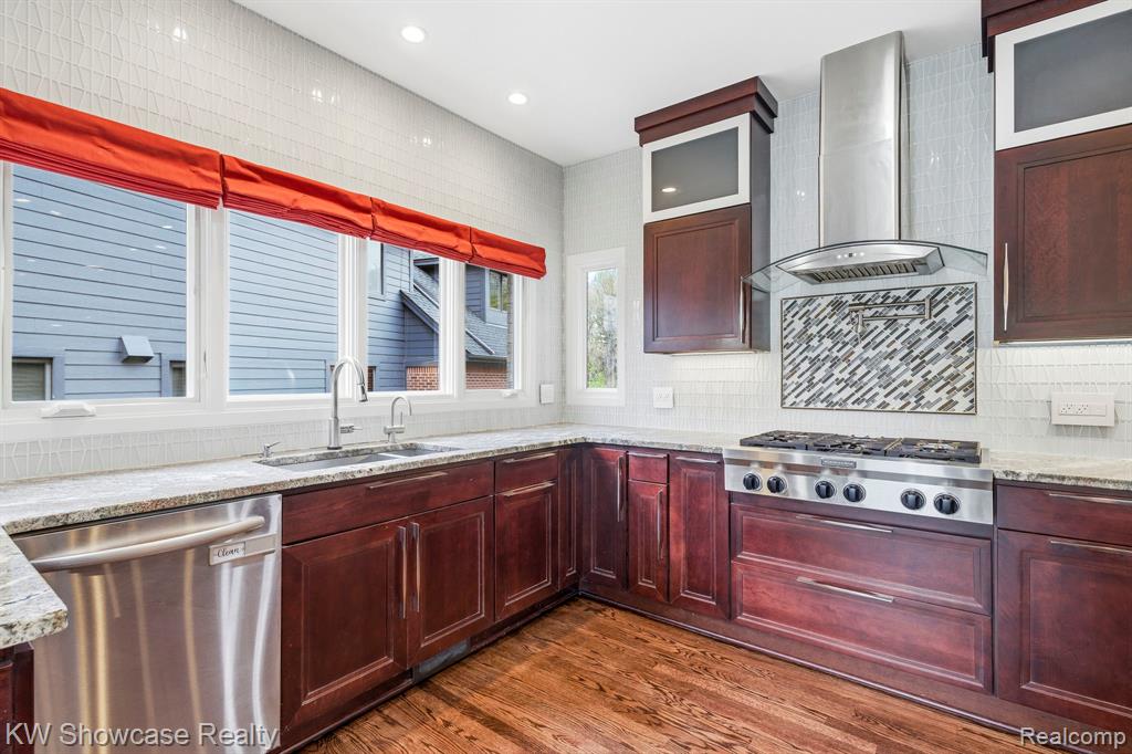 1539 Wandrei Court, Commerce Twp, MI 48382 — Photo 19
