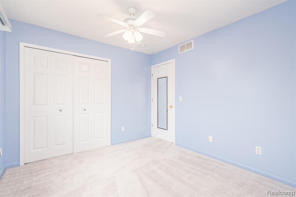 9556 WHEATGRASS Lane, Belleville, MI 48111 — Photo 9