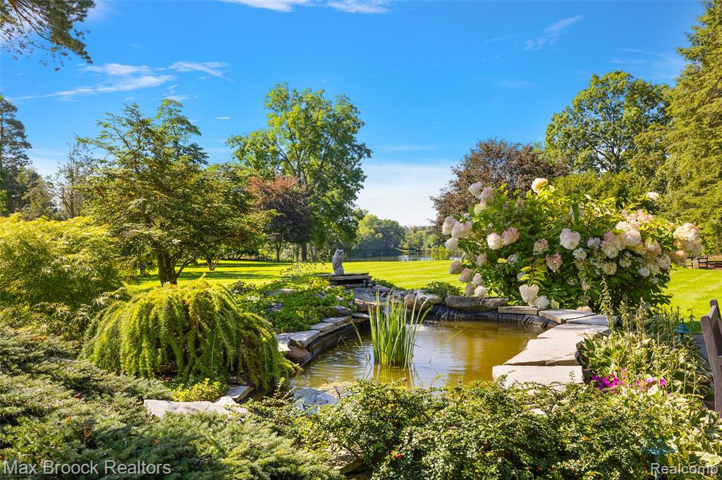 65 Lone Pine Road, Bloomfield Hills, MI 48304 — Photo 57