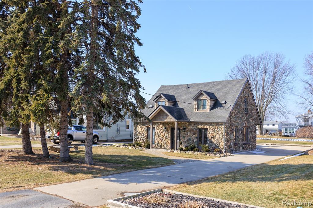 39401 Lakeshore Drive, Harrison Township, MI — Photo 31