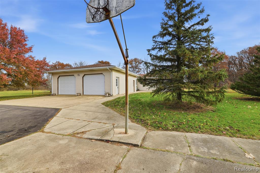 3854 Castle Road, North Branch, MI 48461 — Photo 32