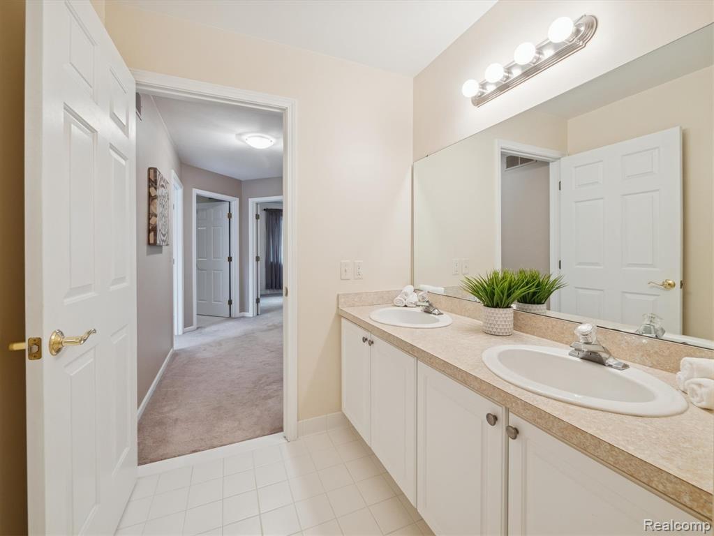4435 Driftwood Drive, Commerce Twp, MI 48382 — Photo 35