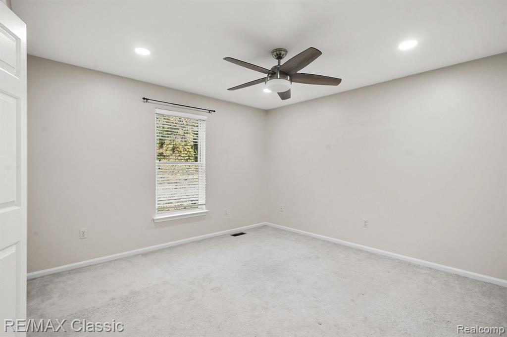 43008 EMERSON Way, Novi, MI — Photo 27