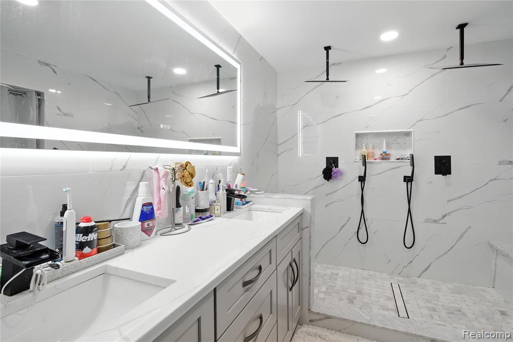 48821 Tremont Drive, Macomb, MI 48044 — Photo 30