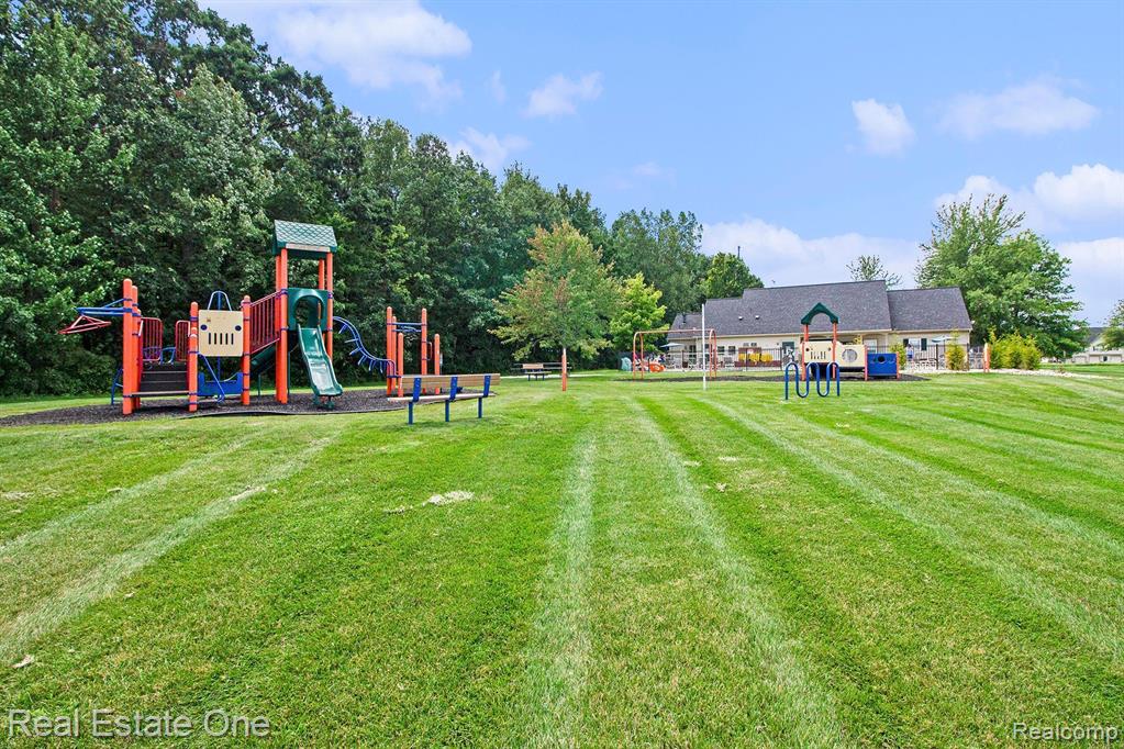 4268 HAMPTON RIDGE Boulevard, Howell, MI 48843 — Photo 23