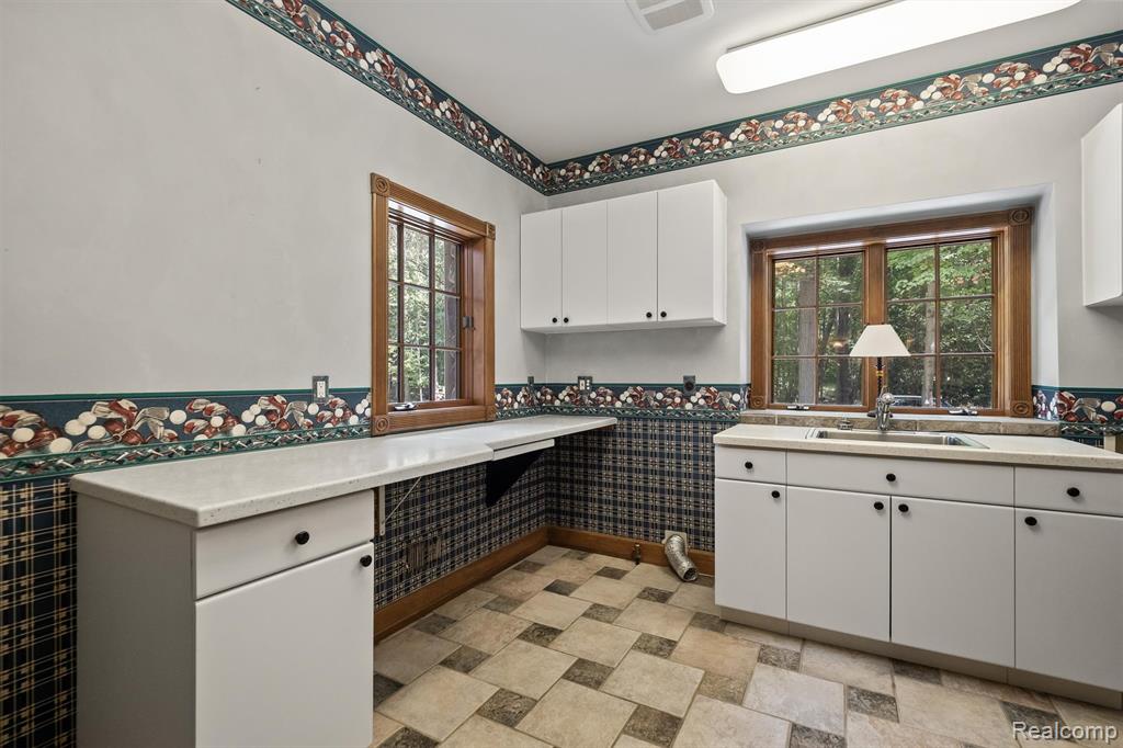 9736 Cross Creek Drive, South Lyon, MI 48178 — Photo 29