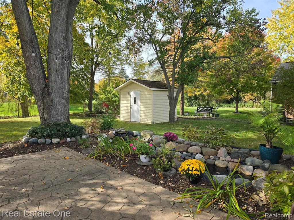 6929 CHADWICK Drive, Canton, MI 48187 — Photo 5