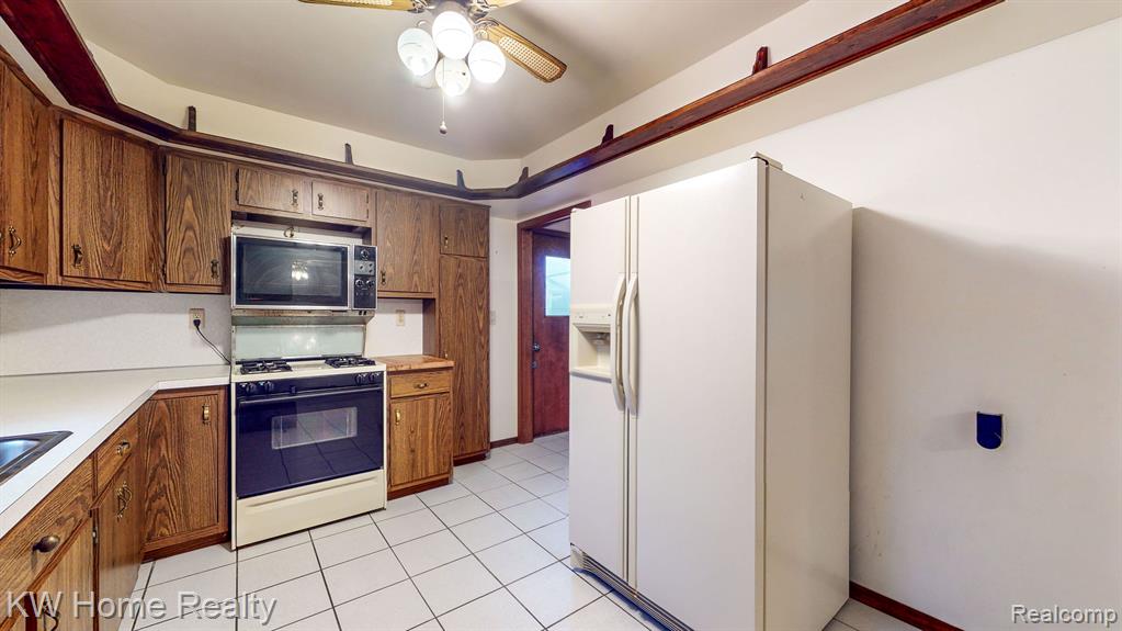 837 GROVE Road, Ypsilanti, MI 48198 — Photo 8
