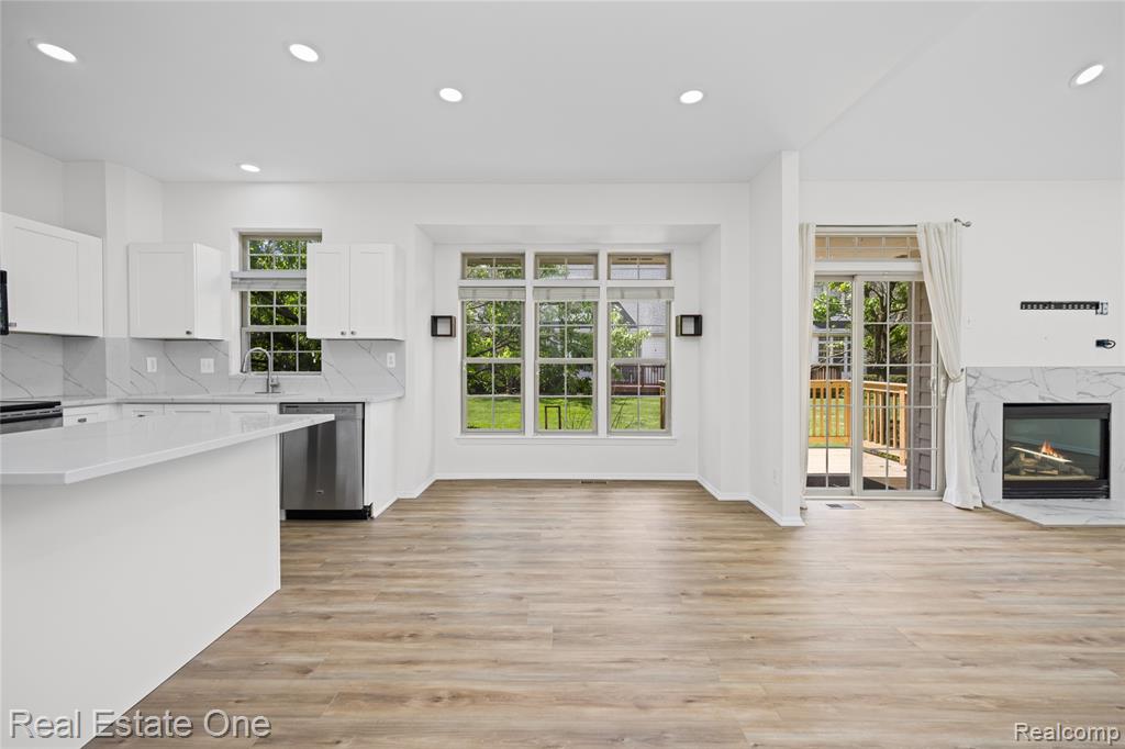 7382 Gateway Drive, West Bloomfield, MI — Photo 10