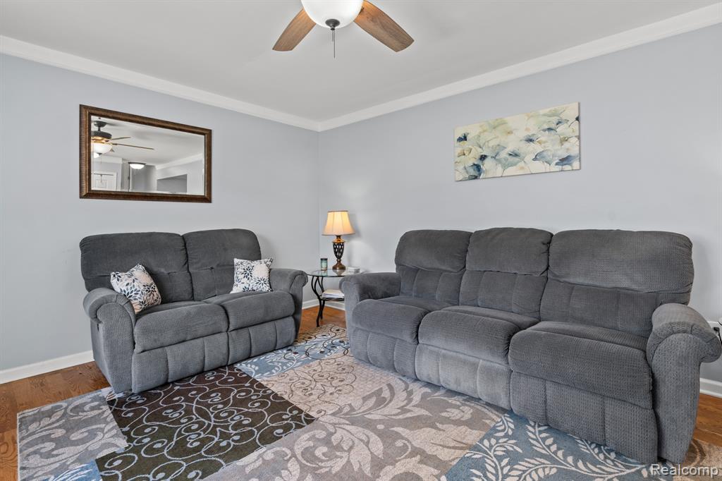 43057 Bond Court, Sterling Heights, MI 48313 — Photo 32