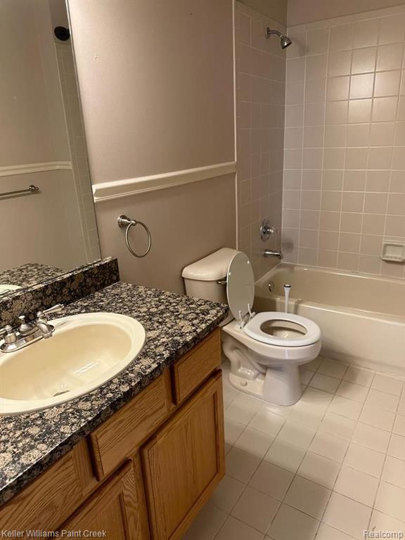 5739 Twin Oaks Drive, Sterling Heights, MI 48314 — Photo 18