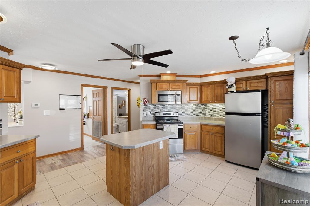 11050 Willowgreen Court, South Lyon, MI 48178 — Photo 12
