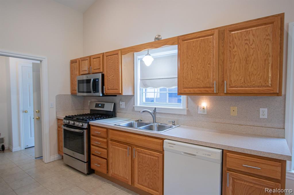 5112 BRYSON Lane, East China, MI — Photo 9