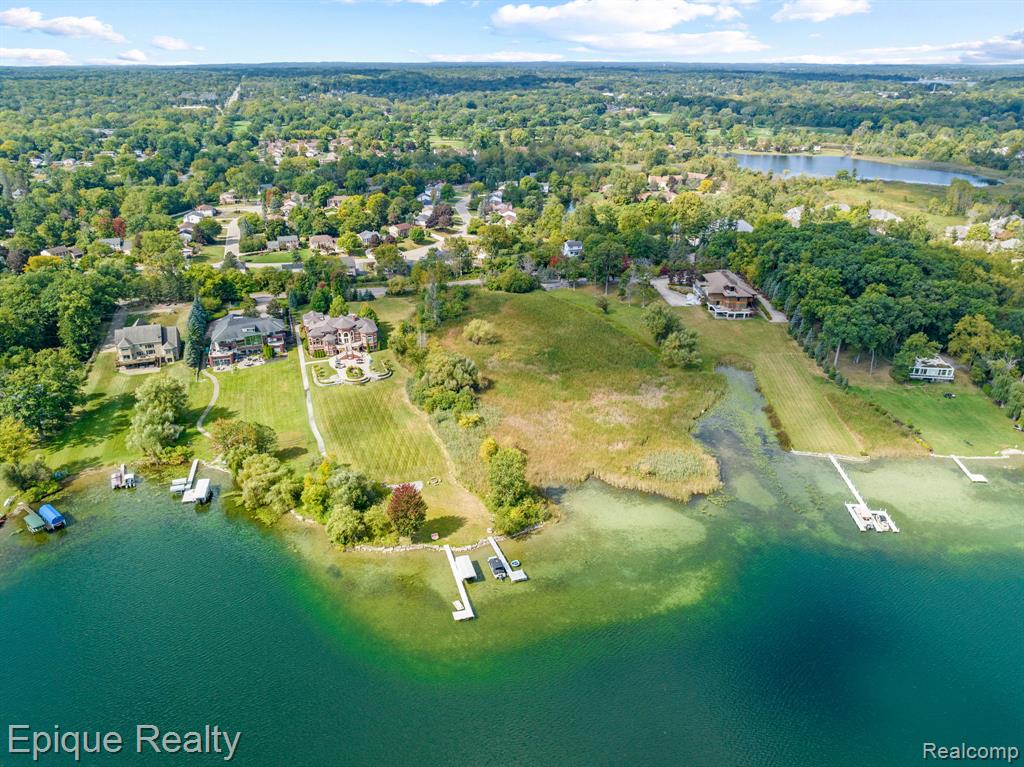 5375 Middlebelt Road, West Bloomfield, MI 48323 — Photo 17
