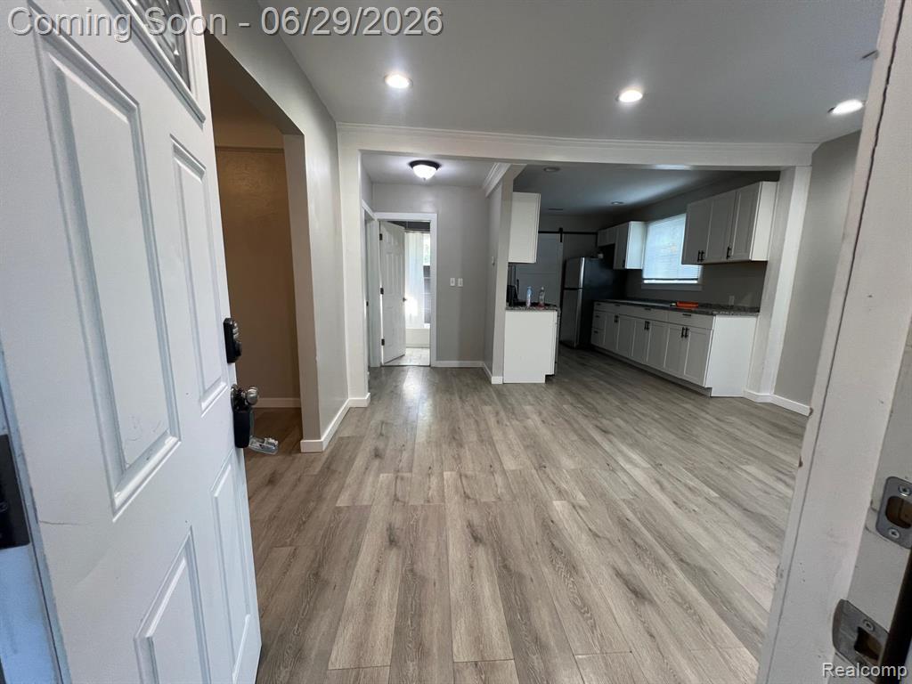 5694 Robindale Avenue, Dearborn Heights, MI 48127 — Photo 7