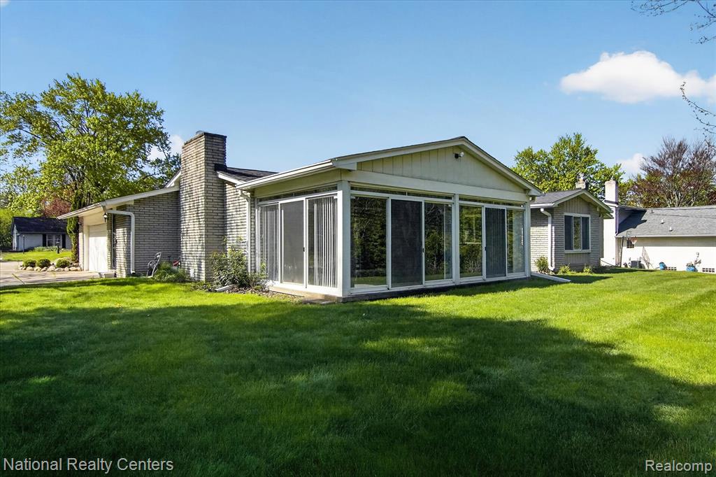 21730 Riverview Drive, Beverly Hills, MI 48025 — Photo 45