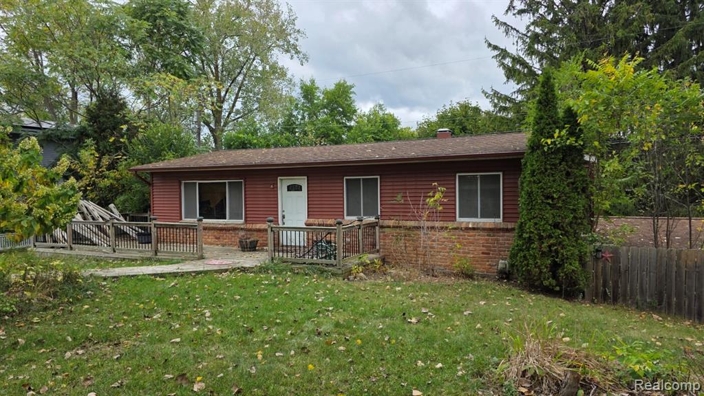 7901 Hillcrest, Clarkston, MI 48348 — front exterior