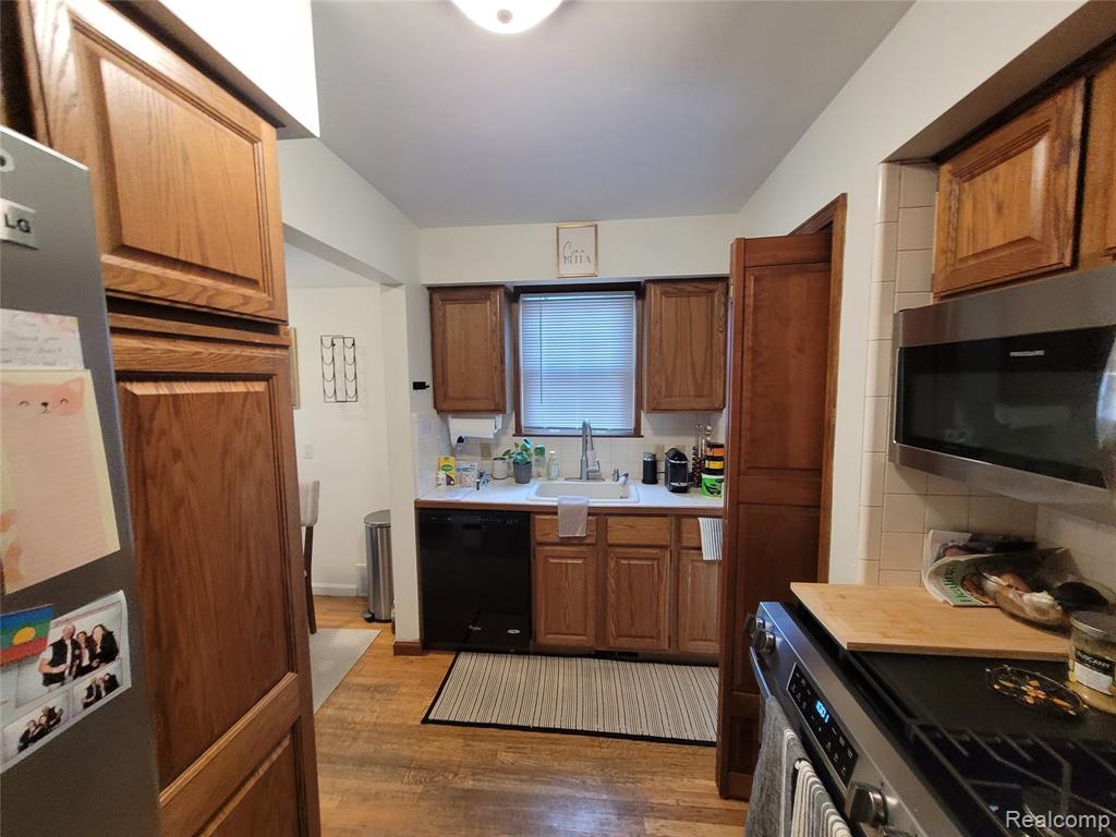 2108 McLain Avenue, Lincoln Park, MI, 48146