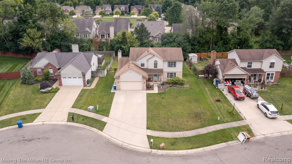 5861 MEADOWGREENE Drive, Waterford, MI 48327 — Photo 56