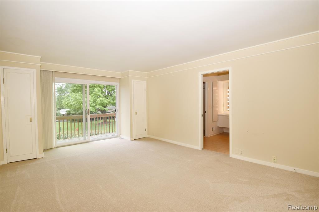5132 WOODLANDS Lane, Bloomfield Hills, MI 48302 — Photo 19