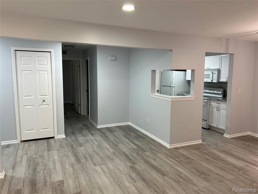 5408 Pine Aires Drive, Sterling Heights, MI 48314 — Photo 12