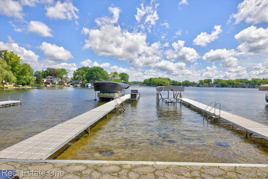 836 Pine Tree Road W, Lake Orion, MI 48362 — Photo 61