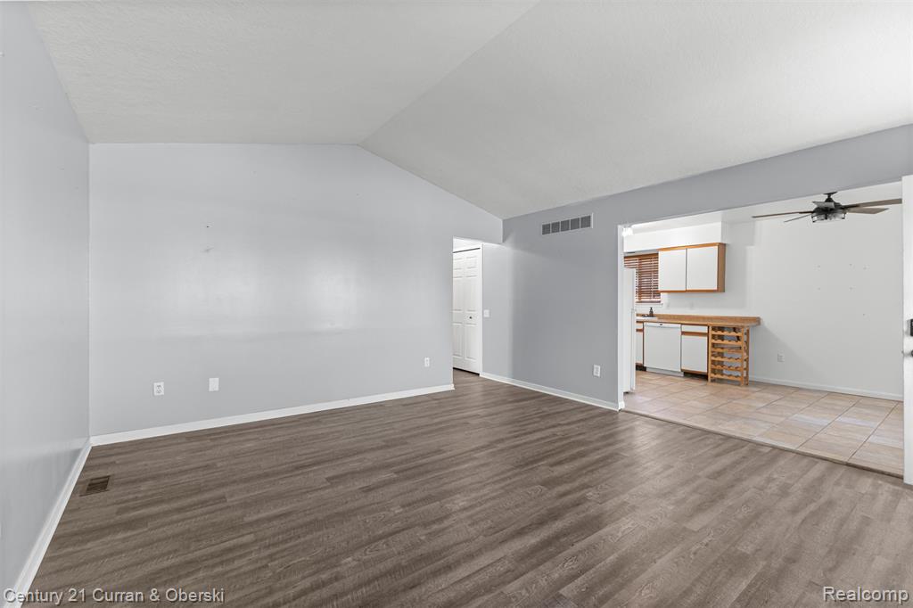 13230 Delavern Street, Rockwood, MI — Photo 3