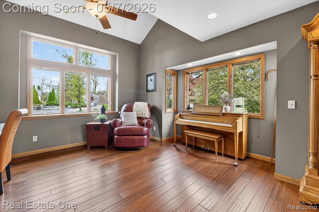 38967 Holsworth Court, Farmington, MI 48331 — Photo 39
