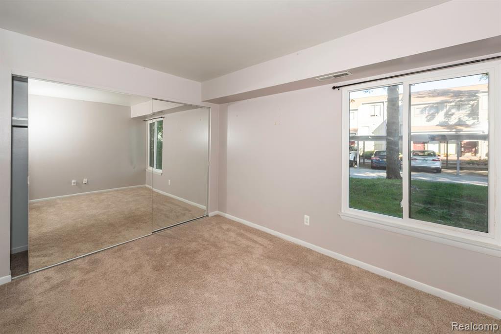 9601 Bayview Drive, 102, Ypsilanti, MI 48197 — Photo 14