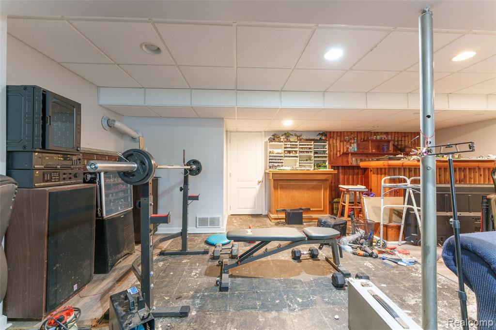 5985 Rowley Boulevard, Waterford, MI 48329 — Photo 14