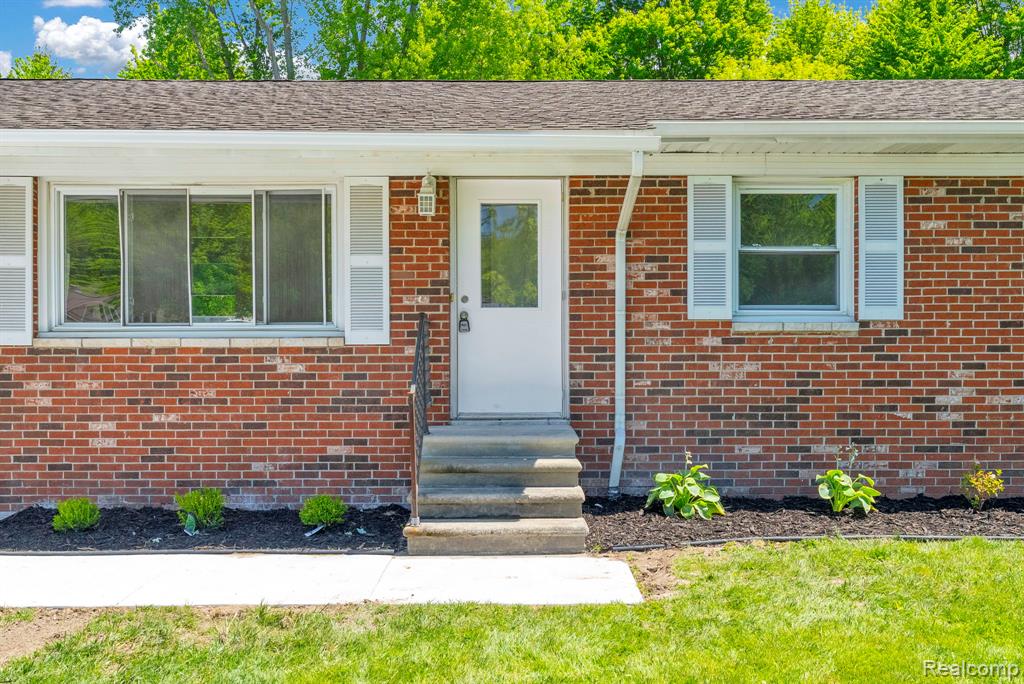 4046 State Road, Fort Gratiot, MI 48059 — Photo 6