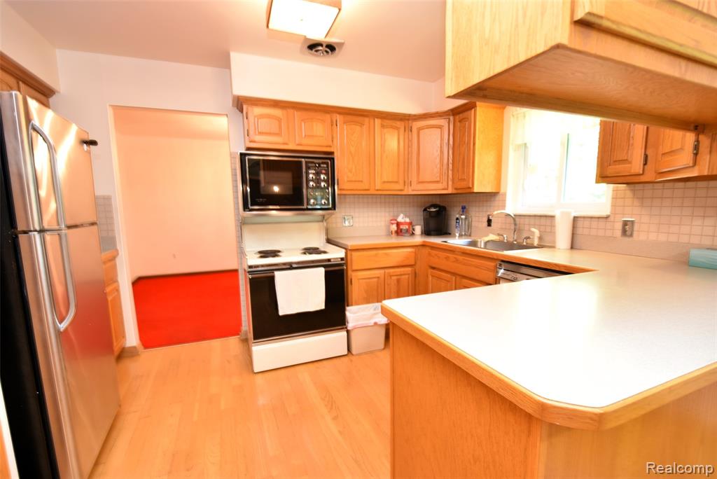2356 Rochester Road, Leonard, MI 48367 — Photo 13
