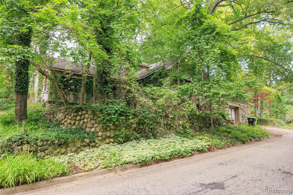 4995 Mohawk Avenue, Clarkston, MI 48348 — Photo 21